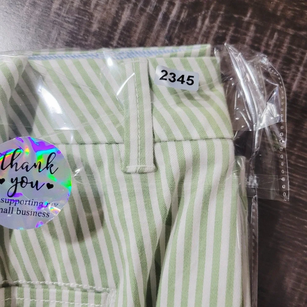 Crown & Ivy Womens 6 Green White Striped Shorts High Rise Cotton‎ Stretch Preppy